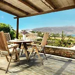 Artemis Island * Parikia (Paros)