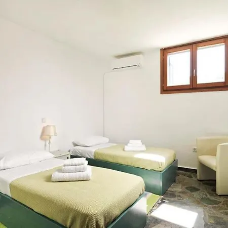 빌라 Artemis Island Páros